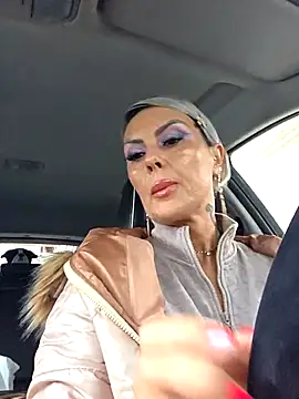 KirraWhite online show from 10.14.25