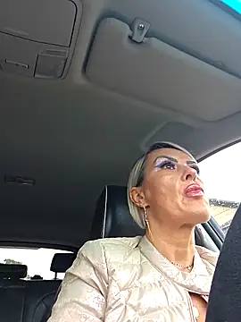 KirraWhite online show from 11.07.25