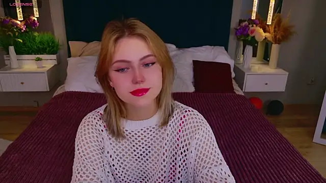 Snapshot of Stellahaart chatting on 11.08.25 Stellahaart online show from 11.08.25