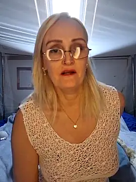 Jenny Blum online show from 12.17.25