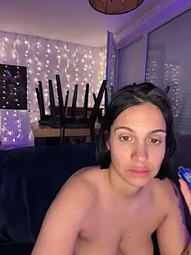 LaPetiteKim online show from 11.13.25