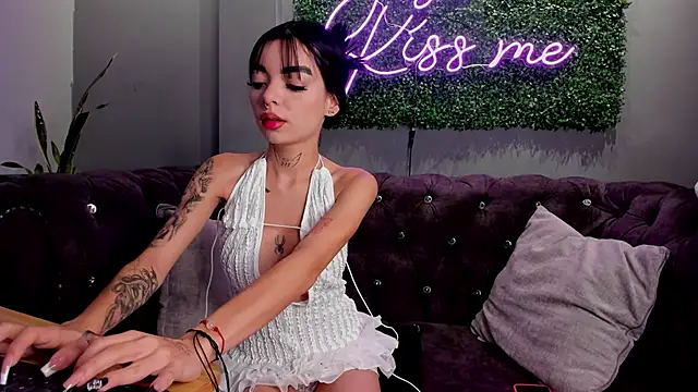 Snapshot of scarlettvelvet_ chatting on 11.09.25 scarlettvelvet online show from 11.09.25