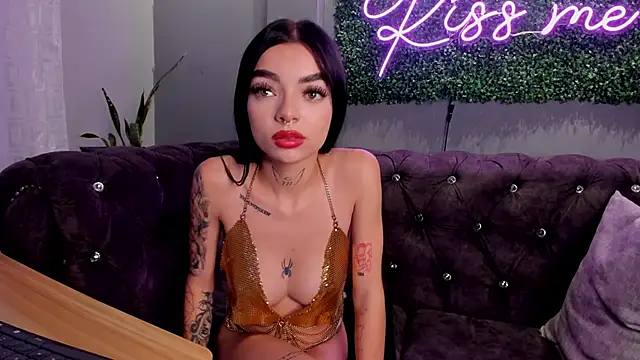 scarlettvelvet  online show from 12.13.25