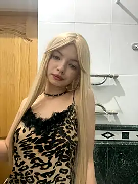  Siennaaa  online show from 10.25.25