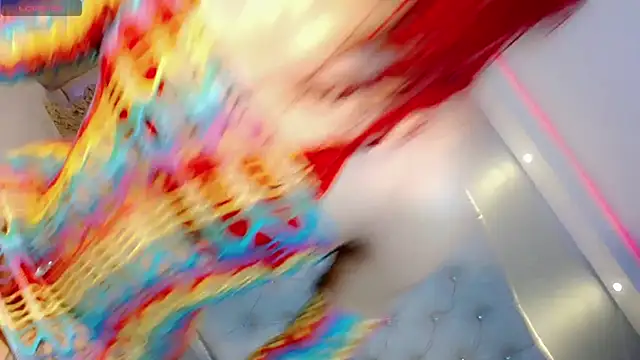 Saraa Jone online show from 10.18.25