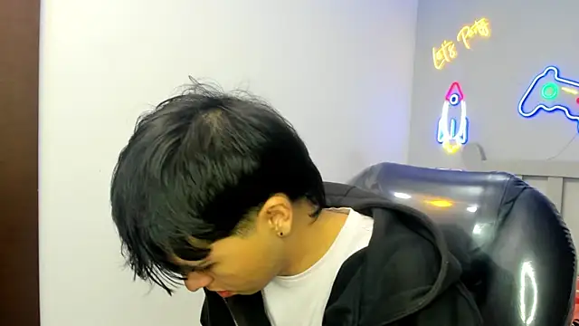 StiwenTwink online show from 10.11.25