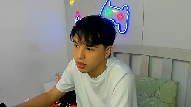 StiwenTwink online show from 10.12.25