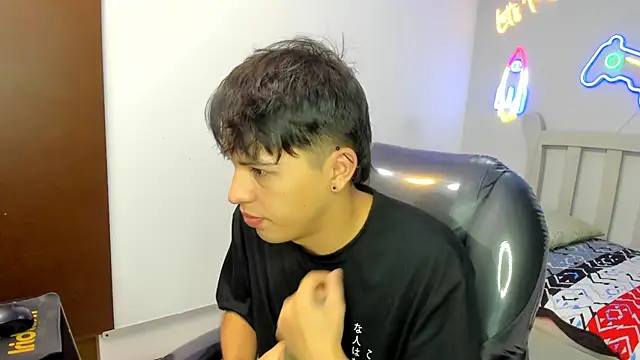 StiwenTwink online show from 11.14.25