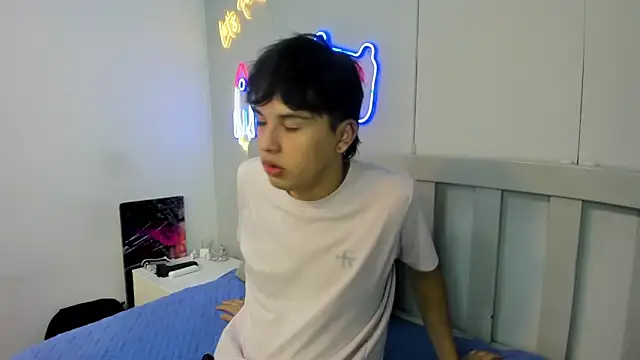 StiwenTwink online show from 11.22.25