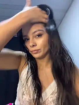 SaraMistick online show from 11.20.25