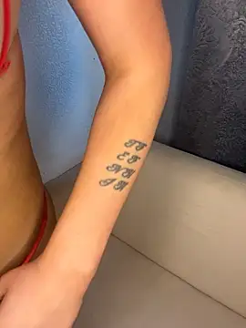 LolaReaX online show from 02.28.26