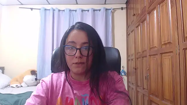 Snapshot of Venus_cat_ chatting on 02.05.26 Venus cat online show from 02.05.26