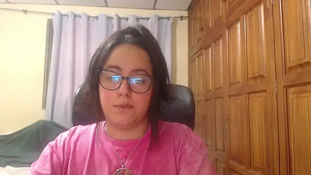 Snapshot of Venus_cat_ chatting on 02.14.26 Venus cat online show from 02.14.26