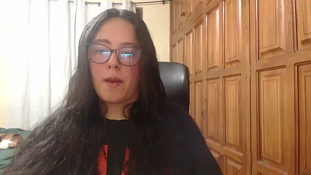 Snapshot of Venus_cat_ chatting on 02.21.26 Venus cat online show from 02.21.26