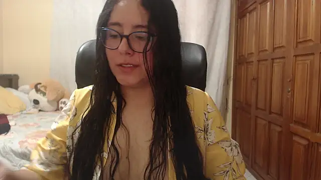 Snapshot of Venus_cat_ chatting on 05.24.26 Venus cat online show from 05.24.26
