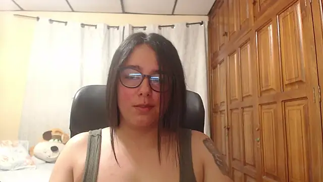 Snapshot of Venus_cat_ chatting on 05.29.26 Venus cat online show from 05.29.26