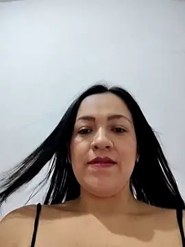 LindaSalo33 online show from 10.20.25