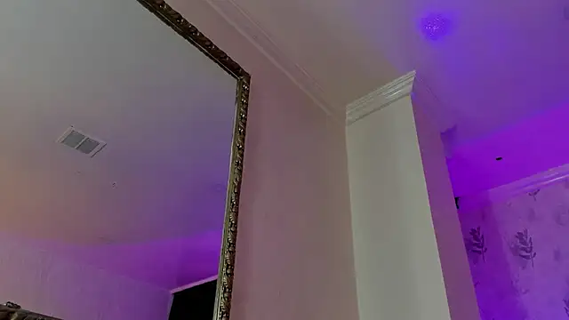 Snapshot of alana_madison10 chatting on 10.15.25 alana madison10 online show from 10.15.25