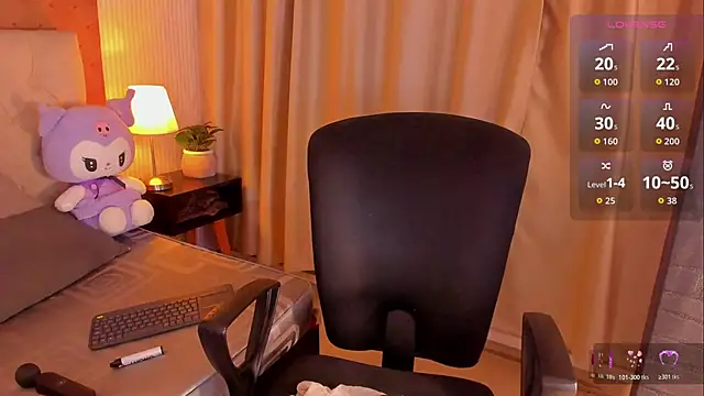 Snapshot of alana_madison10 chatting on 11.27.25 alana madison10 online show from 11.27.25