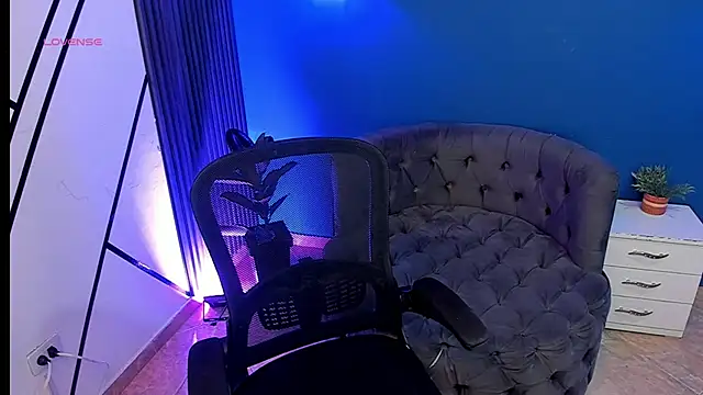 Snapshot of todoroki_g chatting on 10.27.25 todoroki g online show from 10.27.25