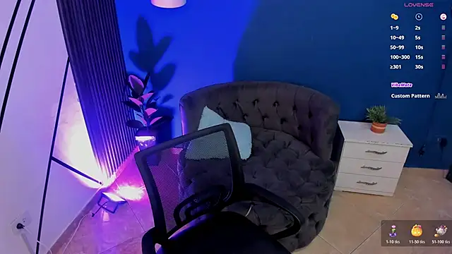 Snapshot of todoroki_g chatting on 11.14.25 todoroki g online show from 11.14.25