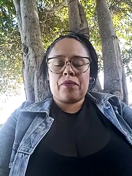 Snapshot of Italia_12 chatting on 11.26.25 Italia 12 online show from 11.26.25