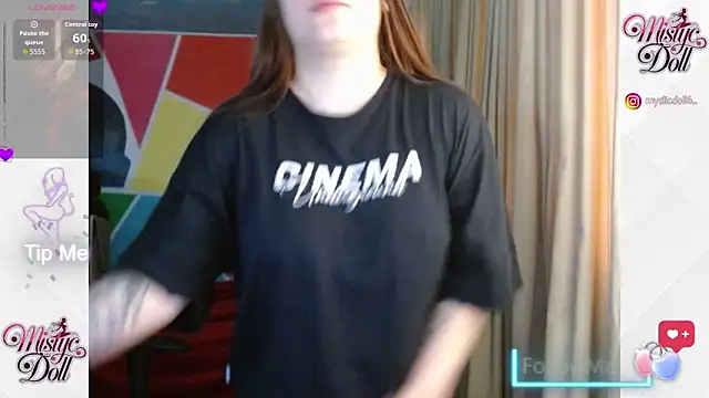 Snapshot of Mysticdoll69_ chatting on 10.01.25 Mysticdoll69 online show from 10.01.25