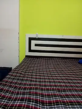 Snapshot of Kitty_18teen chatting on 11.26.25 Kitty 18teen online show from 11.26.25