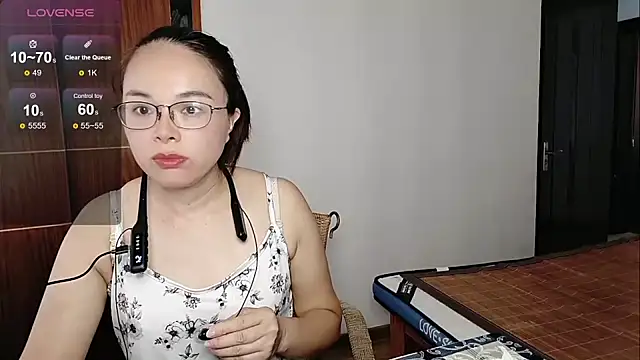 Snapshot of yueliang-166 chatting on 10.09.25 yueliang-166 online show from 10.09.25