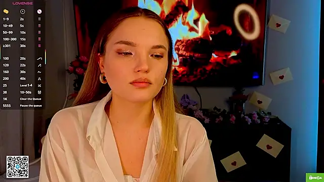 JulieLupo online show from 02.18.26