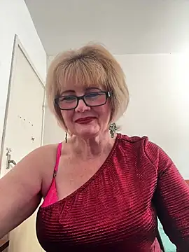 Snapshot of BoloshkaBlonda chatting on 07.18.26 BoloshkaBlonda online show from 07.18.26