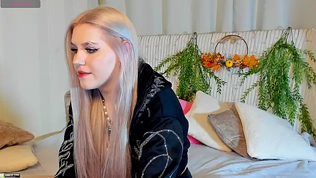 Snapshot of Malisha_kiss chatting on 10.30.25 Malisha kiss online show from 10.30.25