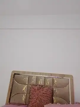 Snapshot of hot_inaas chatting on 10.05.25 hot inaas online show from 10.05.25