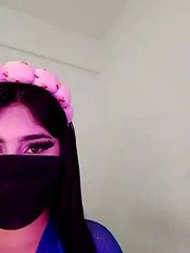 Snapshot of hot_inaas chatting on 10.31.25 hot inaas online show from 10.31.25