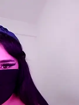 Snapshot of hot_inaas chatting on 11.15.25 hot inaas online show from 11.15.25