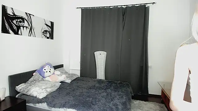 Snapshot of PocketDollX chatting on 11.01.25 PocketDollX online show from 11.01.25