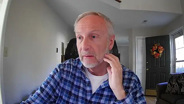 Snapshot of ApolloThrust chatting on 10.24.25 ApolloThrust online show from 10.24.25