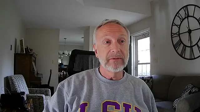 Snapshot of ApolloThrust chatting on 11.02.25 ApolloThrust online show from 11.02.25