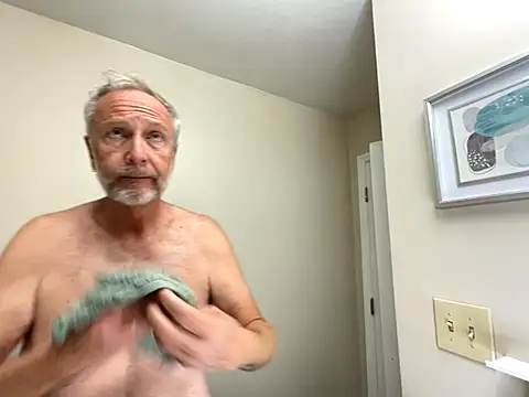 Snapshot of ApolloThrust chatting on 11.03.25 ApolloThrust online show from 11.03.25