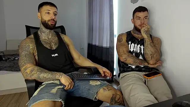 Snapshot of MasculineGuy99 chatting on 11.11.25 MasculineGuy99 online show from 11.11.25