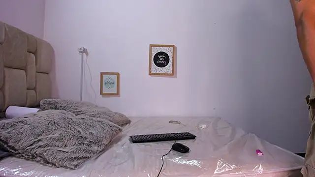 Snapshot of Latin_Pleasures chatting on 12.20.25 Latin Pleasures online show from 12.20.25