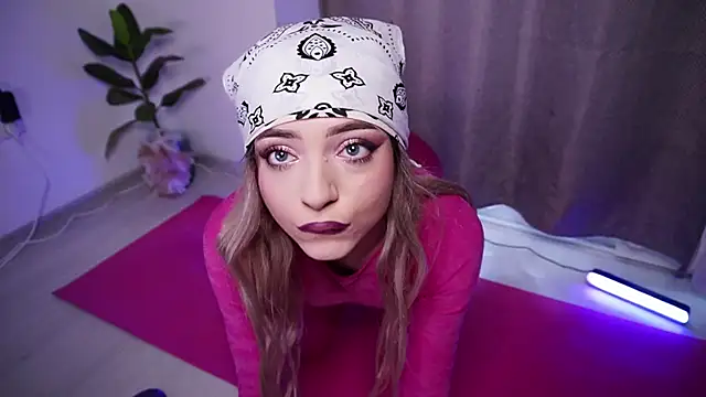 Dahliacruzz online show from 11.30.25