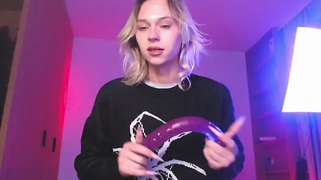 Snapshot of SophieDiamond_Xx chatting on 11.11.25 SophieDiamond Xx online show from 11.11.25