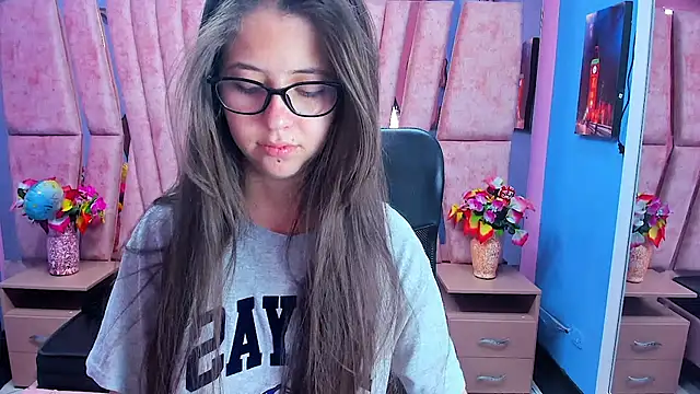 sarah sweett  online show from 02.14.26