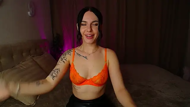 Snapshot of Poison_inyour_Mind__ chatting on 10.13.25 Poison inyour Mind online show from 10.13.25