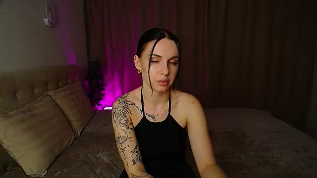 Snapshot of Poison_inyour_Mind__ chatting on 11.04.25 Poison inyour Mind online show from 11.04.25