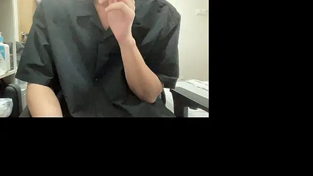 Snapshot of 16hornydog chatting on 10.04.25 16hornydog online show from 10.04.25