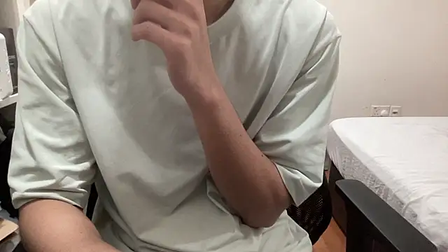 Snapshot of 16hornydog chatting on 10.07.25 16hornydog online show from 10.07.25