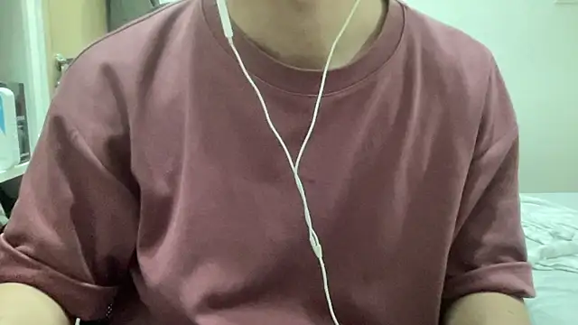 Snapshot of 16hornydog chatting on 10.10.25 16hornydog online show from 10.10.25