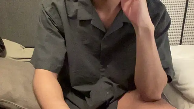 Snapshot of 16hornydog chatting on 10.23.25 16hornydog online show from 10.23.25